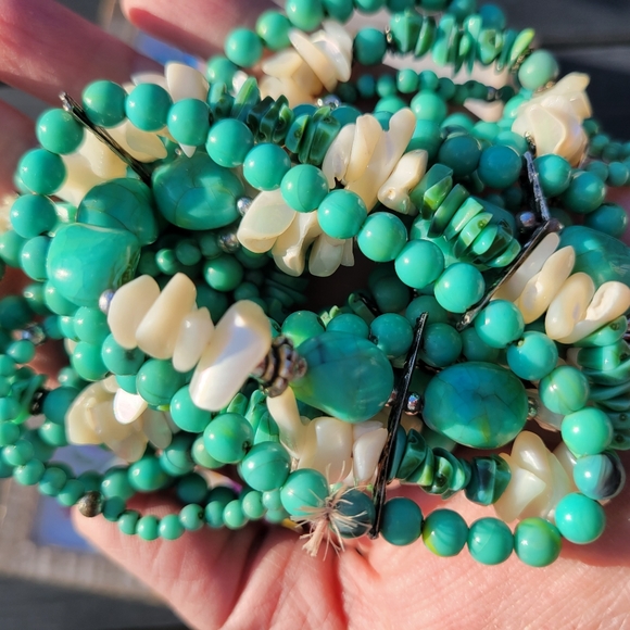 Beaded Necklace & Bracelet Set ~ Turquoise & Mother of Pearl (Faux?) ~ Pretty! - Picture 11 of 16